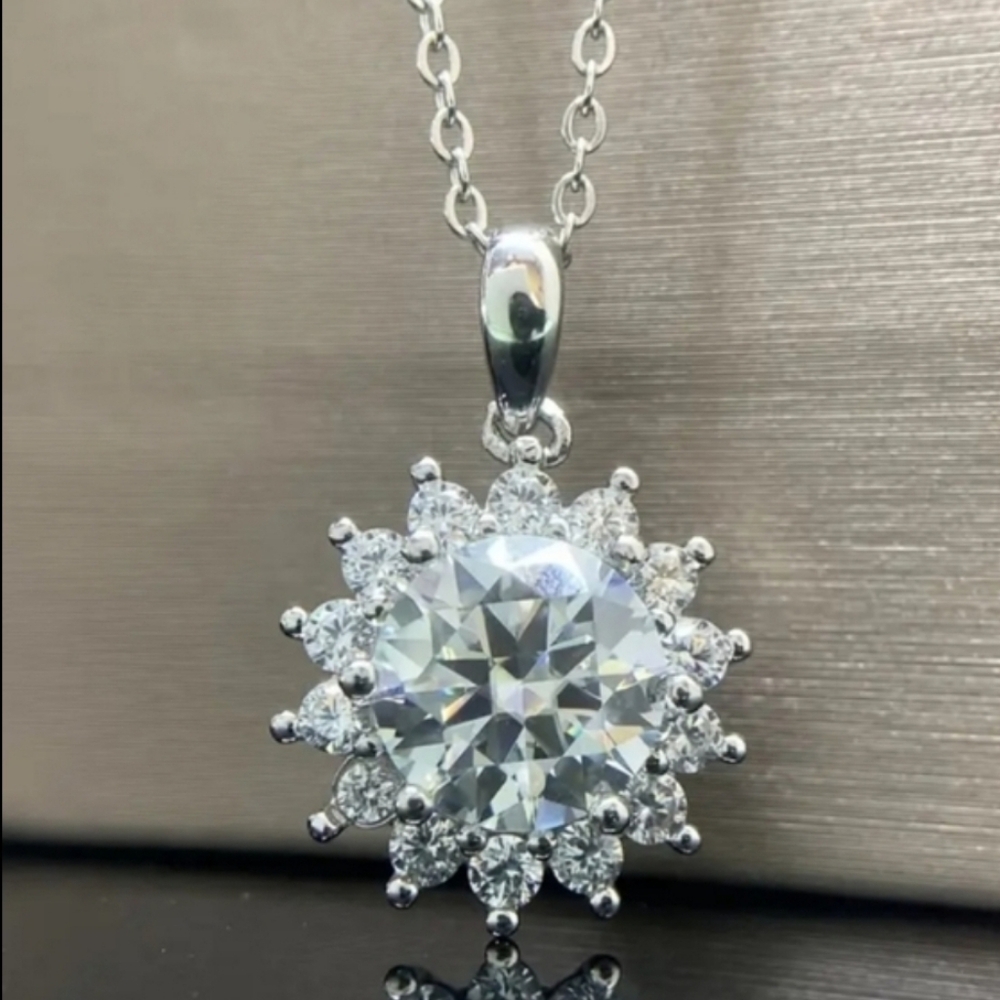 GRA Certified 5 carat Moissanite diamond Necklace * Brand New